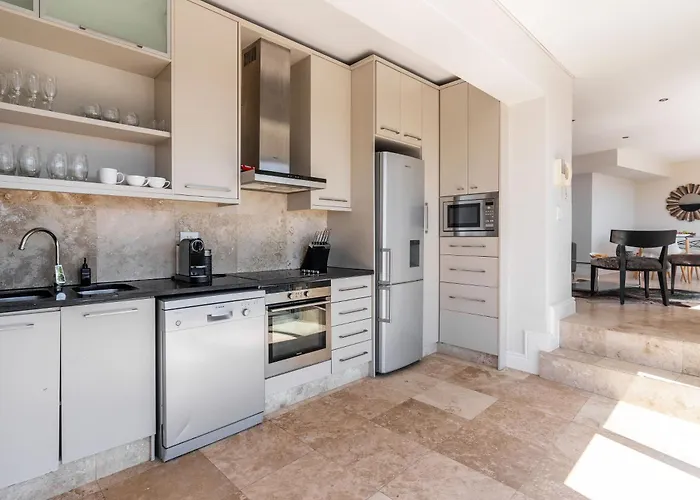 Sunset Cove - Apt With Spectacular Sea Views