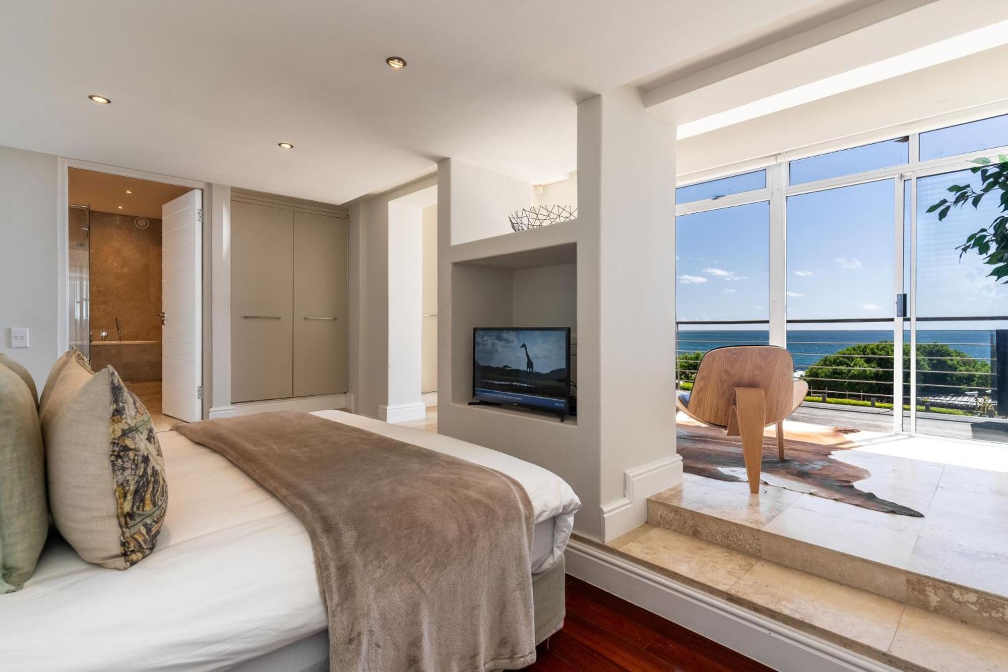 Sunset Cove - With Spectacular Sea Views Appartement Kaapstad